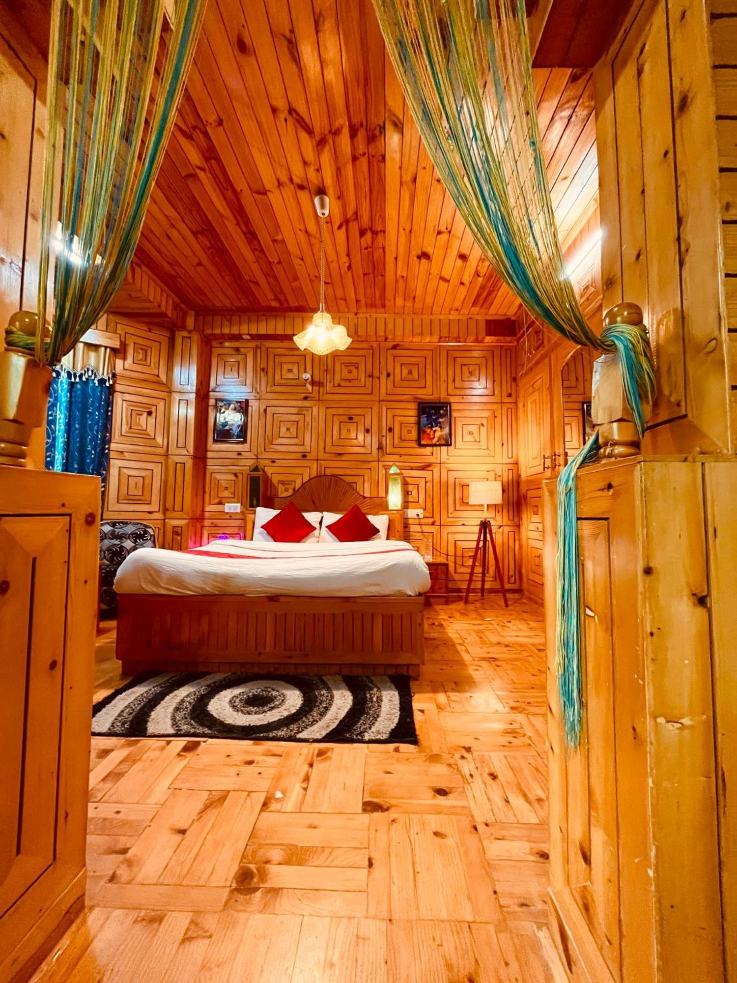 Woods Villa Cottage, Manali Екстериор снимка