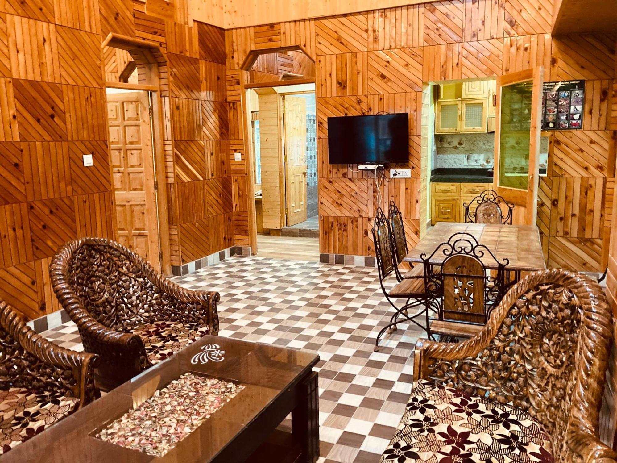 Woods Villa Cottage, Manali Екстериор снимка