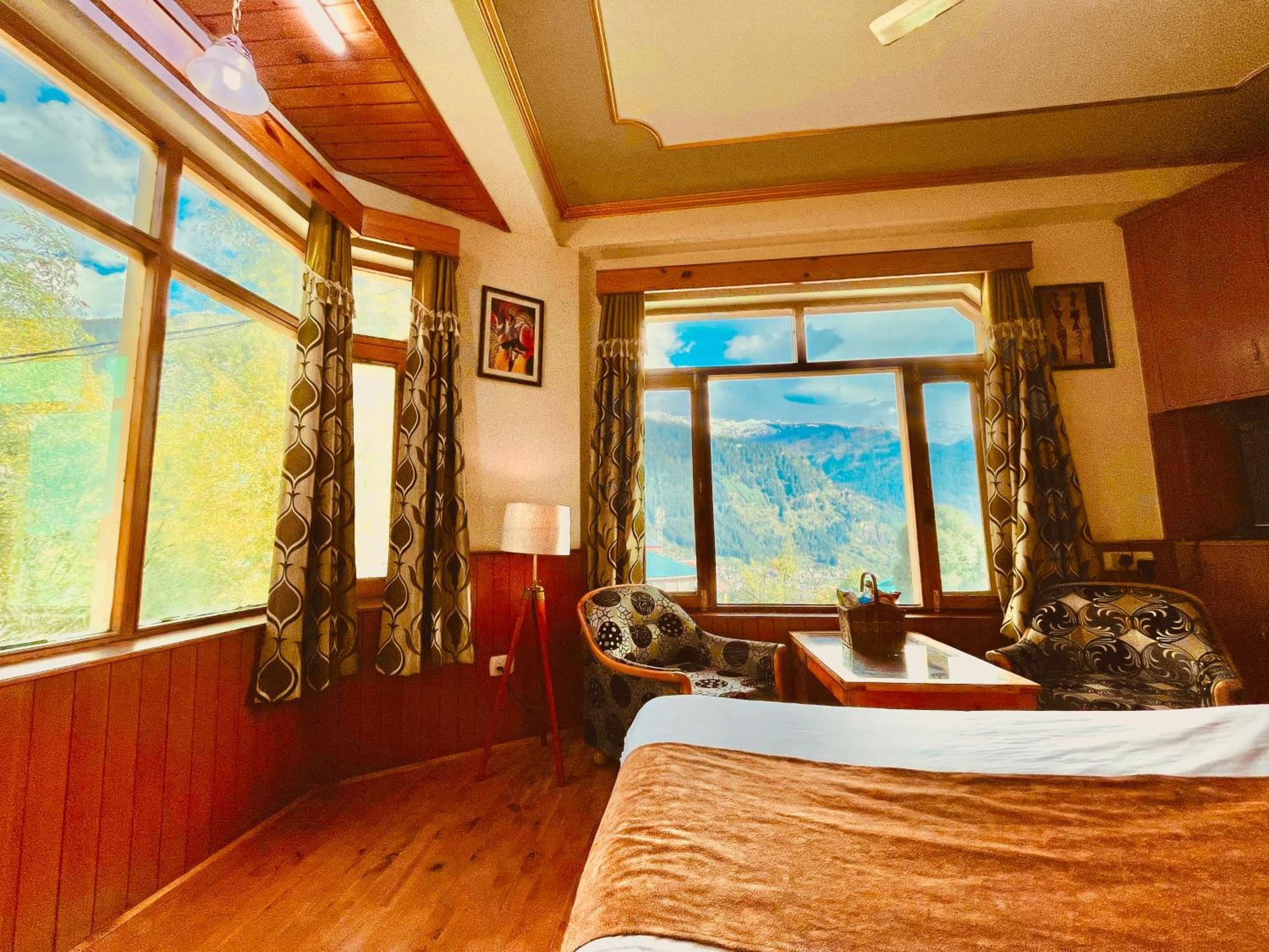 Woods Villa Cottage, Manali Екстериор снимка