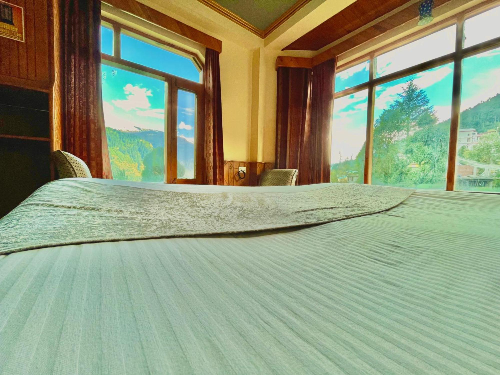 Woods Villa Cottage, Manali Екстериор снимка