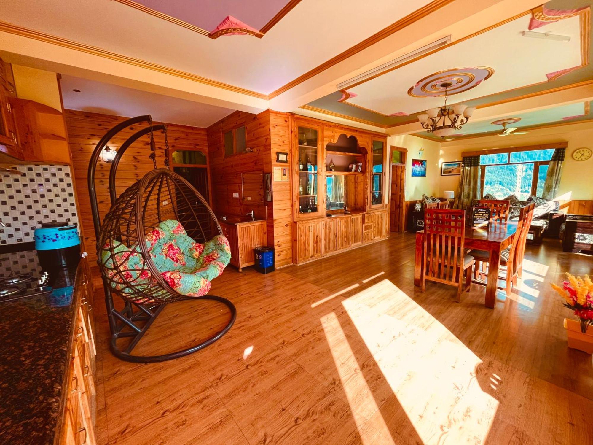 Woods Villa Cottage, Manali Екстериор снимка