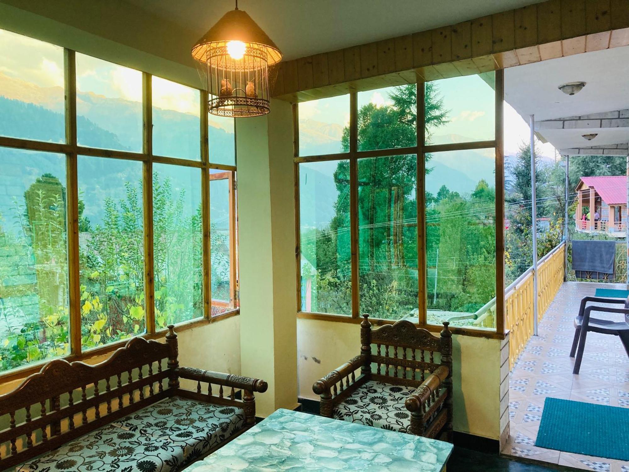 Woods Villa Cottage, Manali Екстериор снимка