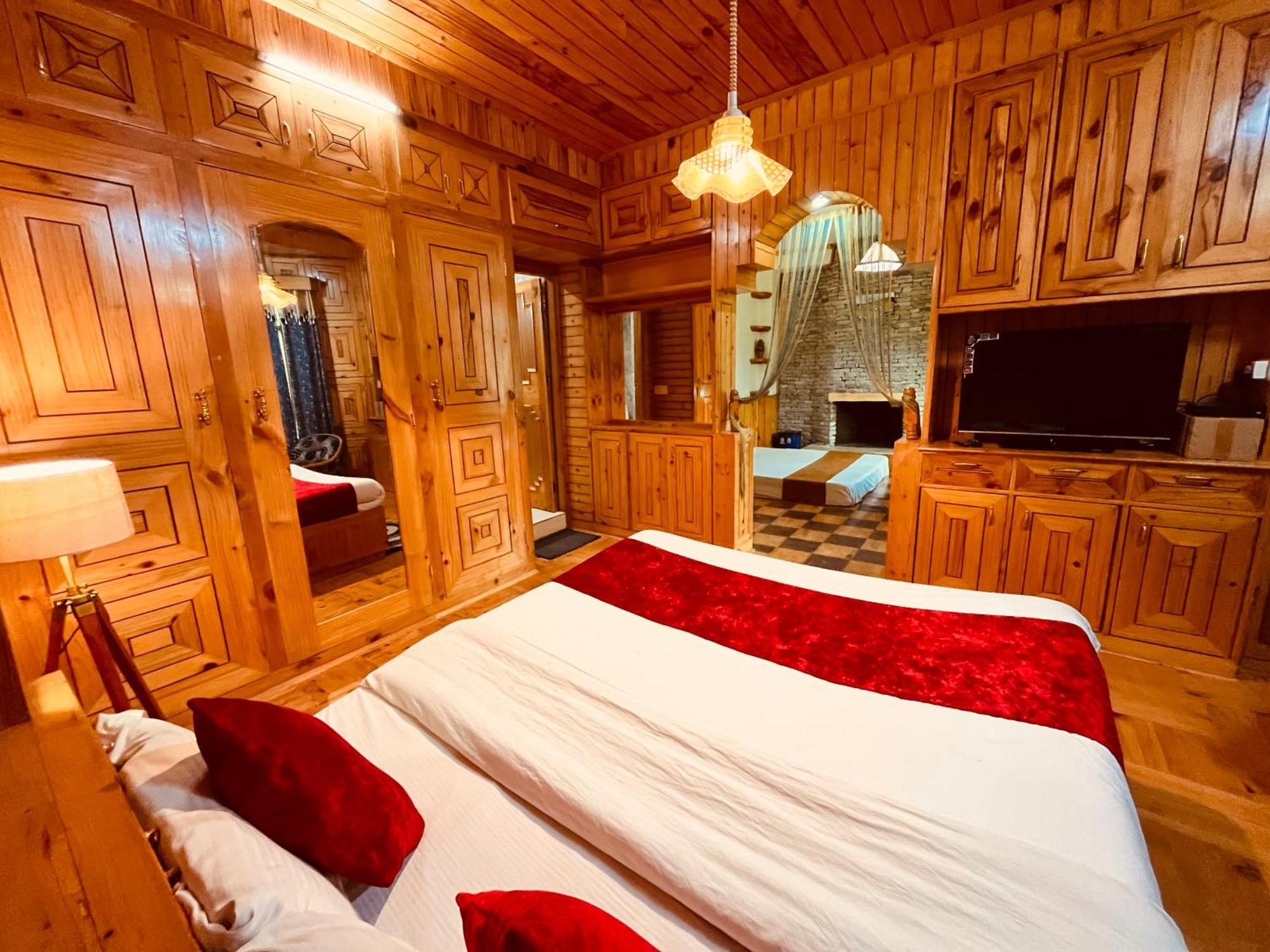 Woods Villa Cottage, Manali Екстериор снимка