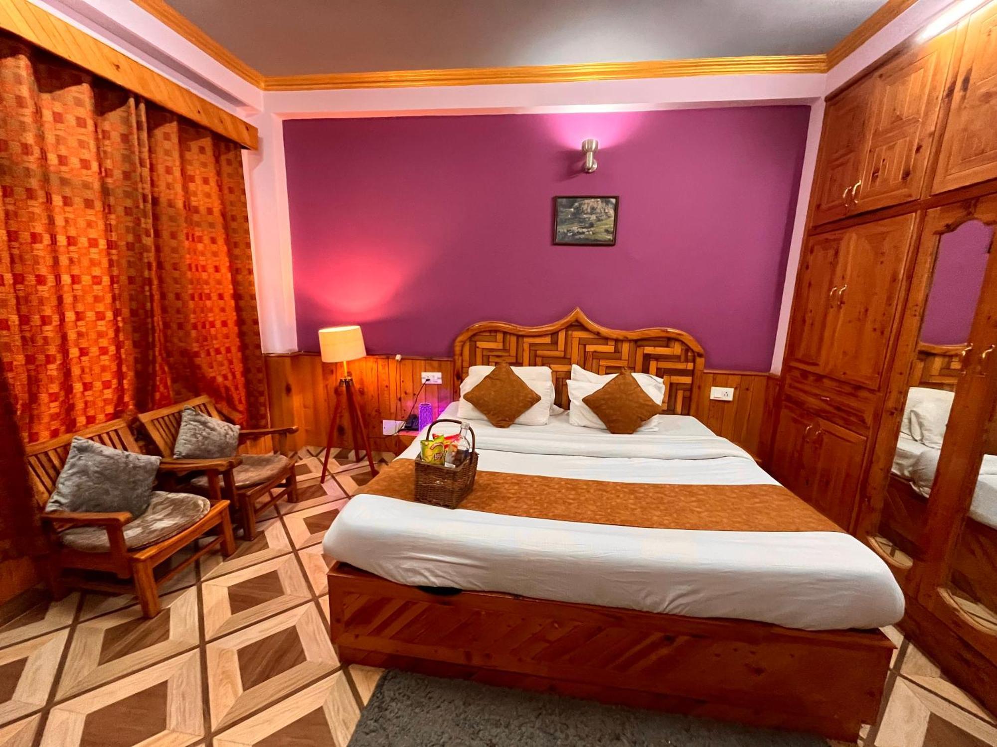 Woods Villa Cottage, Manali Екстериор снимка