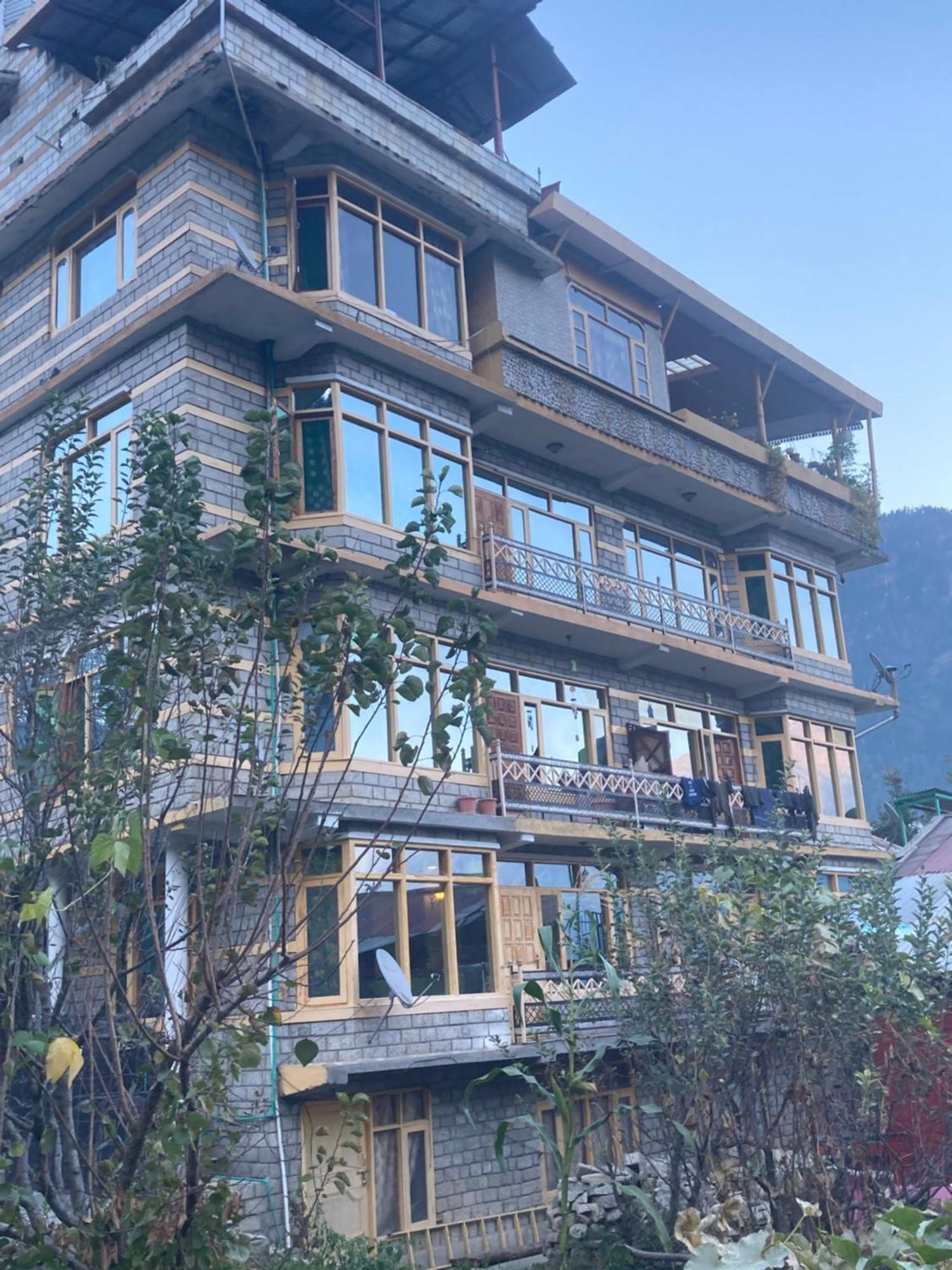 Woods Villa Cottage, Manali Екстериор снимка